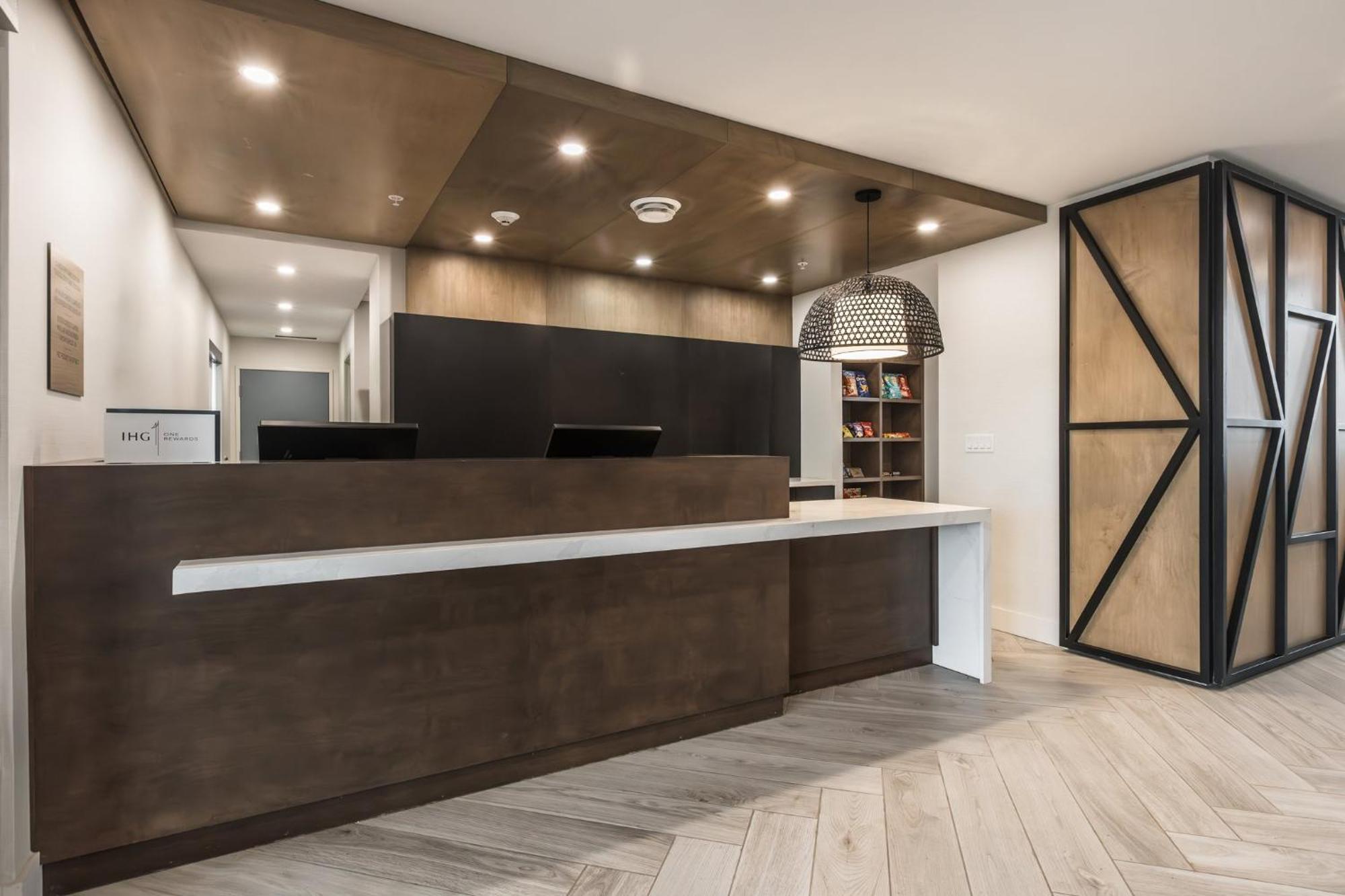 Staybridge Suites - Dawson Creek By Ihg Екстериор снимка