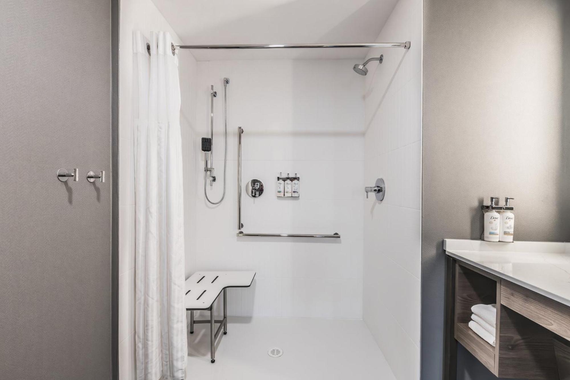 Staybridge Suites - Dawson Creek By Ihg Екстериор снимка